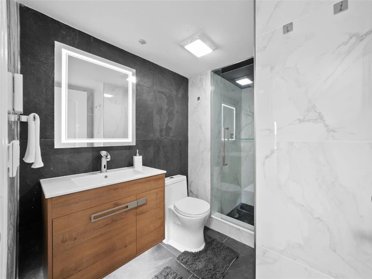 304-5450 208, Langley, BC, V3A 2J9 - 16