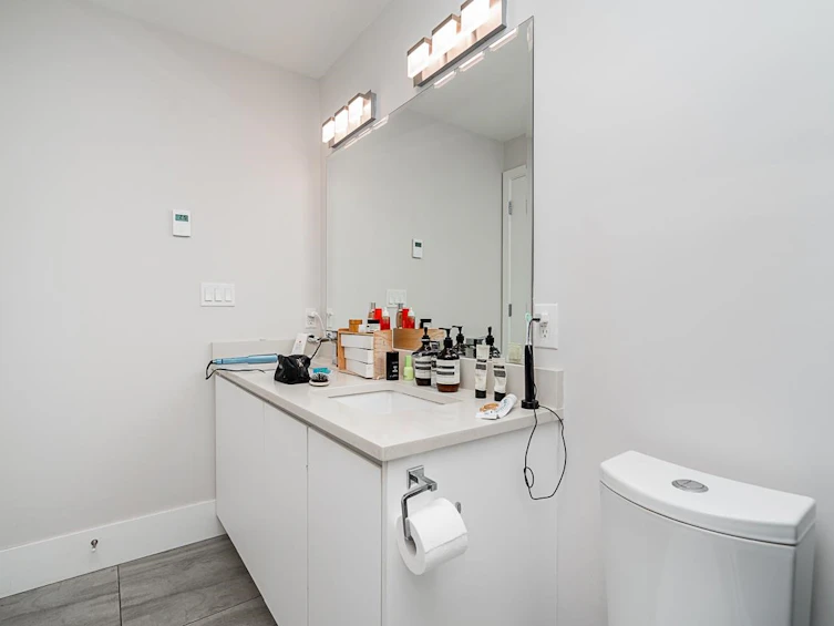 101-1591 Bowser Avenue, North Vancouver, BC, V7P 2Y4 - 21