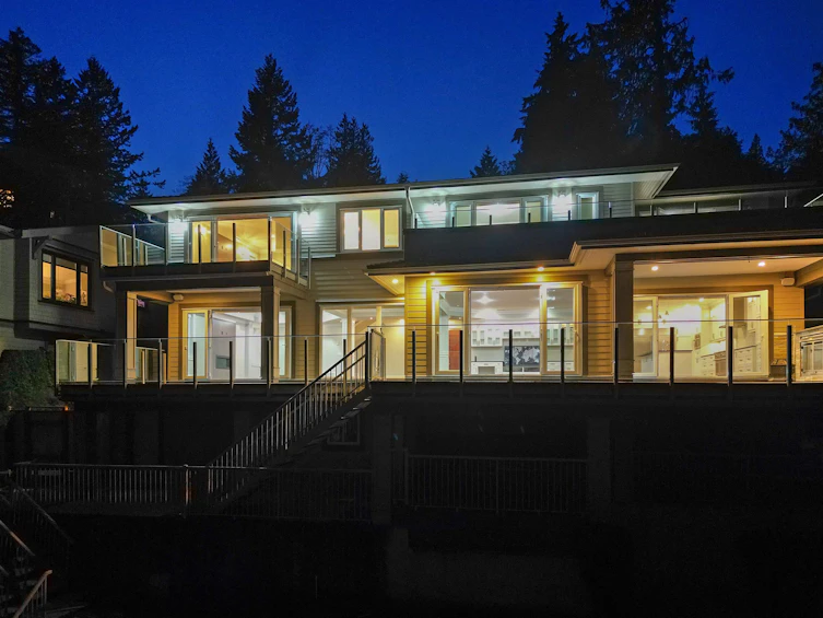3930 Bayridge Avenue, West Vancouver, BC, V7V 3J4 - 2