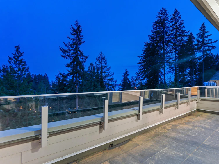 3930 Bayridge Avenue, West Vancouver, BC, V7V 3J4 - 33