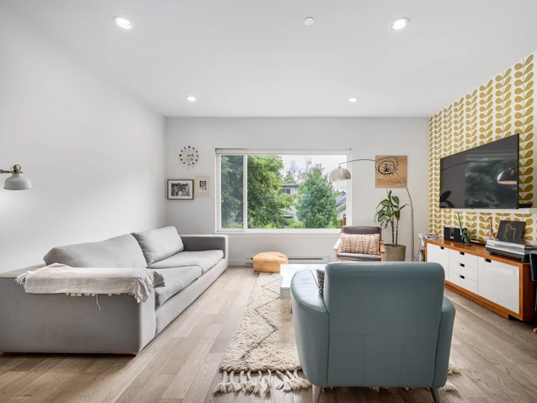 107-453 East 16th Avenue, Vancouver, BC, V5T 2T8 - 2