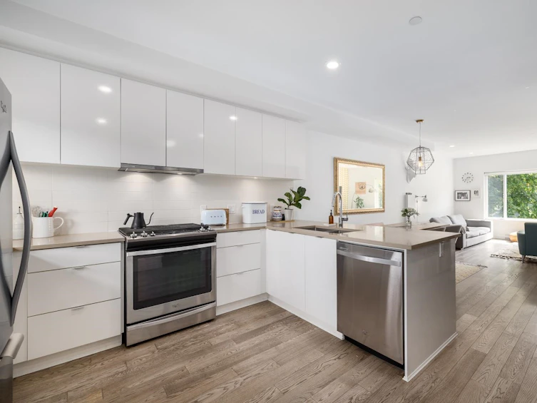 107-453 East 16th Avenue, Vancouver, BC, V5T 2T8 - 10