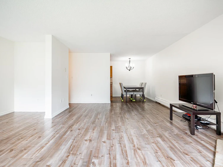 137-9101 Horne Street, Burnaby, BC, V3N 4M3 - 4