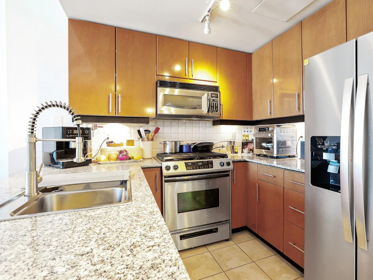1206-138 East Esplanade, North Vancouver, BC, V7L 4X9 - 9