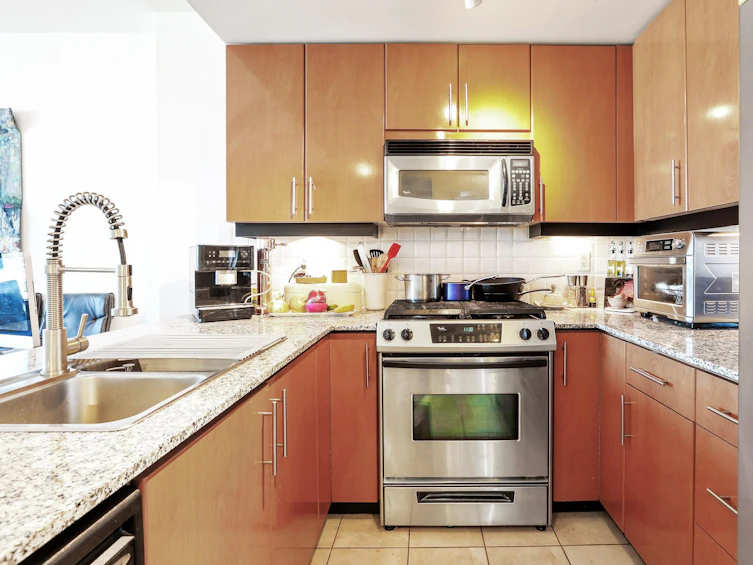 1206-138 East Esplanade, North Vancouver, BC, V7L 4X9 - 10