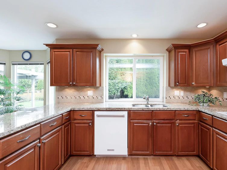 15541 58a Avenue, Surrey, BC, V3S 4N8 - 9