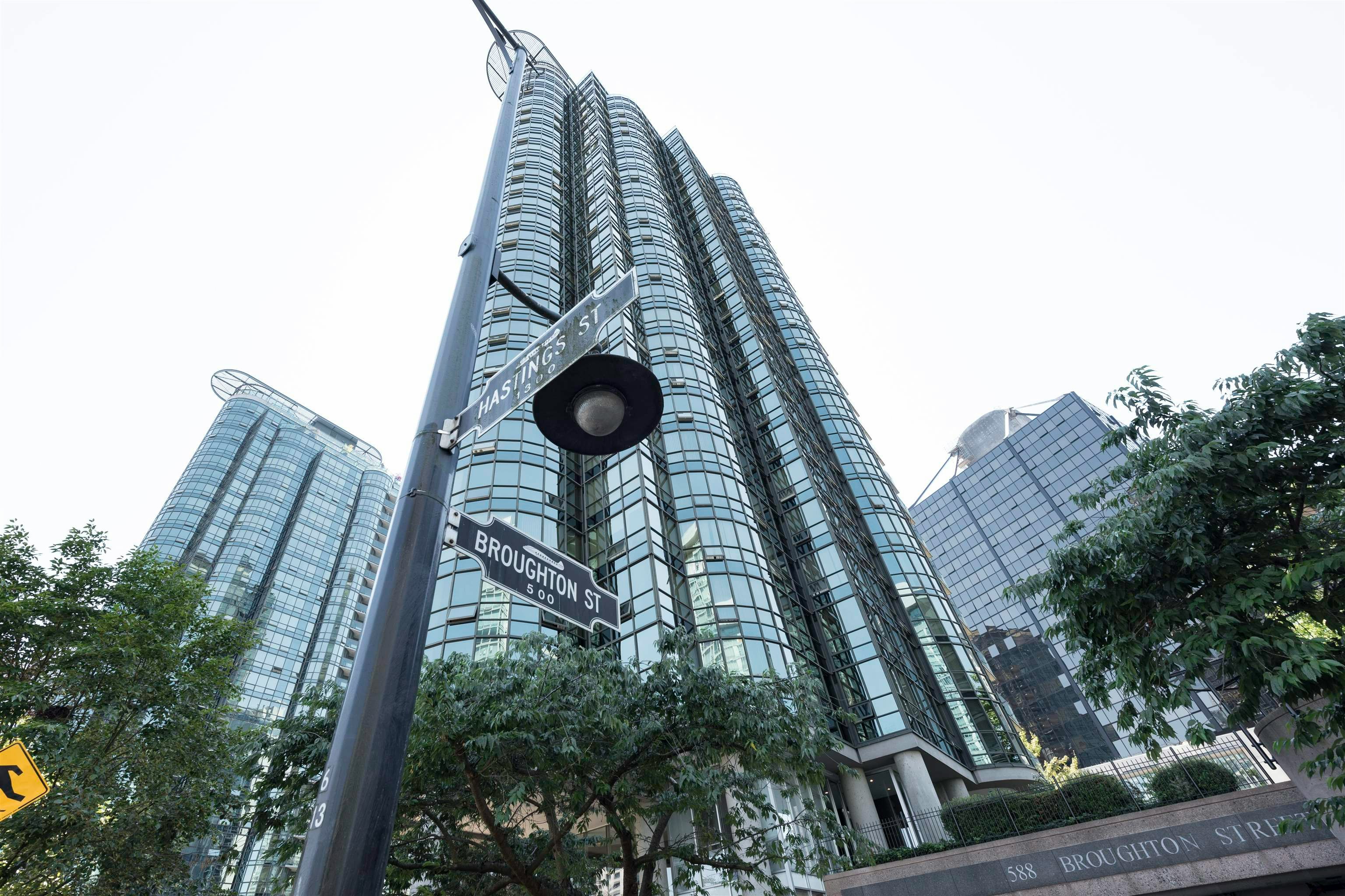 1205-588 Broughton Street, Vancouver, BC, V6G 3E3
