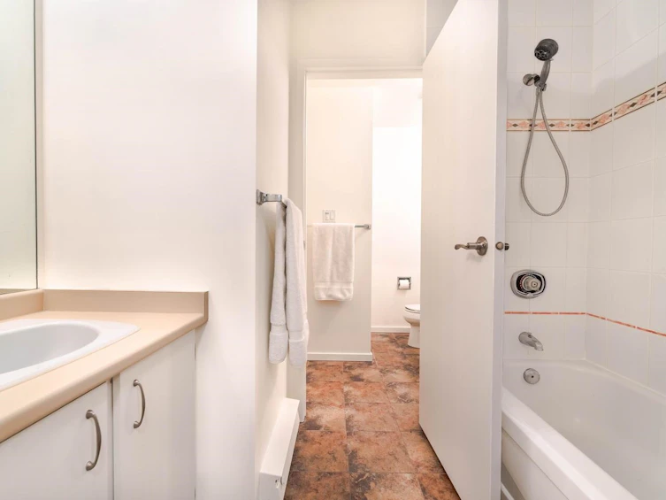316-1890 West 6th Avenue, Vancouver, BC, V6J 1R6 - 16