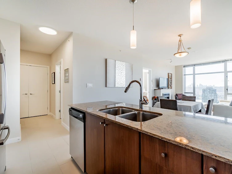 2006-280 Ross Drive, New Westminster, BC, V3L 0C2 - 12