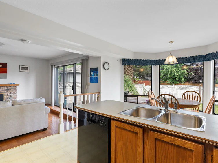 16339 Glenmoor Court, Surrey, BC, V3R 1L9 - 16