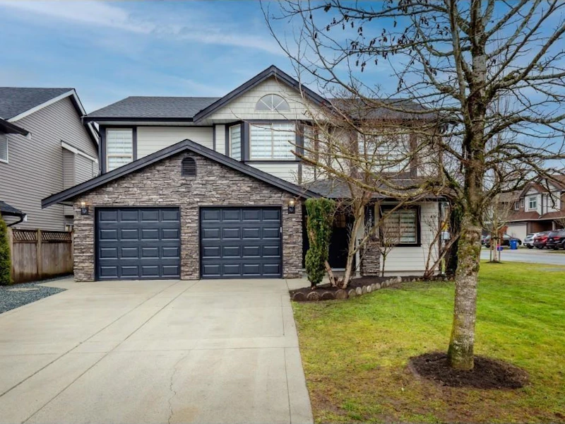 23899 119a Avenue, Maple Ridge BC V4R 1W3