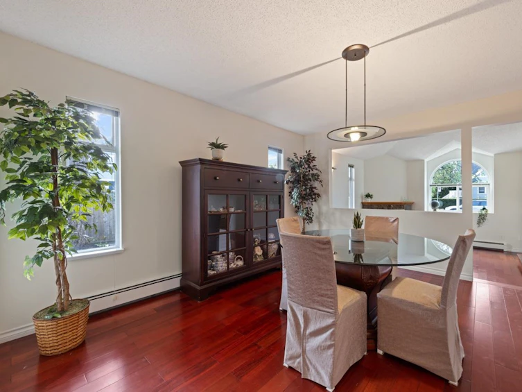2073 Charles Street, Vancouver, BC, V5L 2V1 - 7
