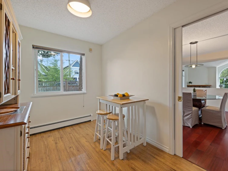 2073 Charles Street, Vancouver, BC, V5L 2V1 - 8