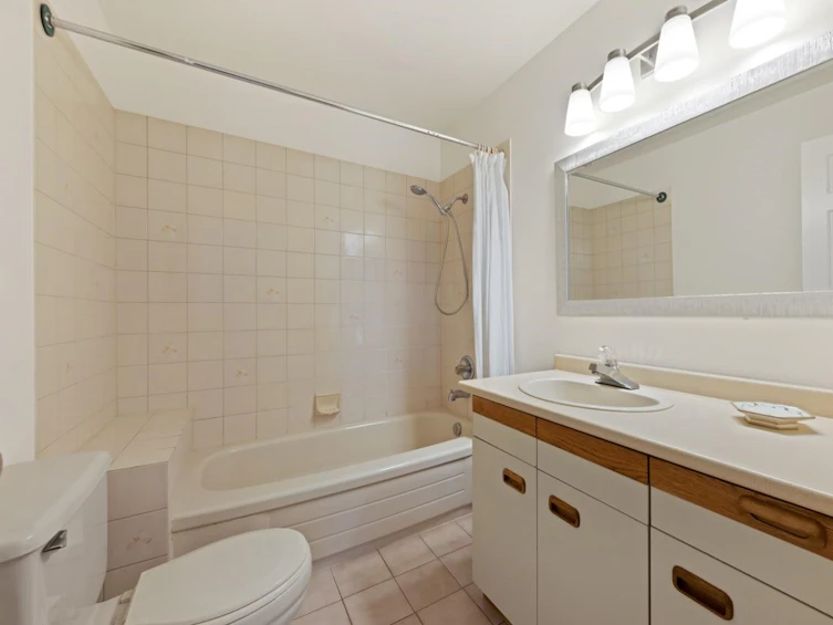 2073 Charles Street, Vancouver, BC, V5L 2V1 - 23