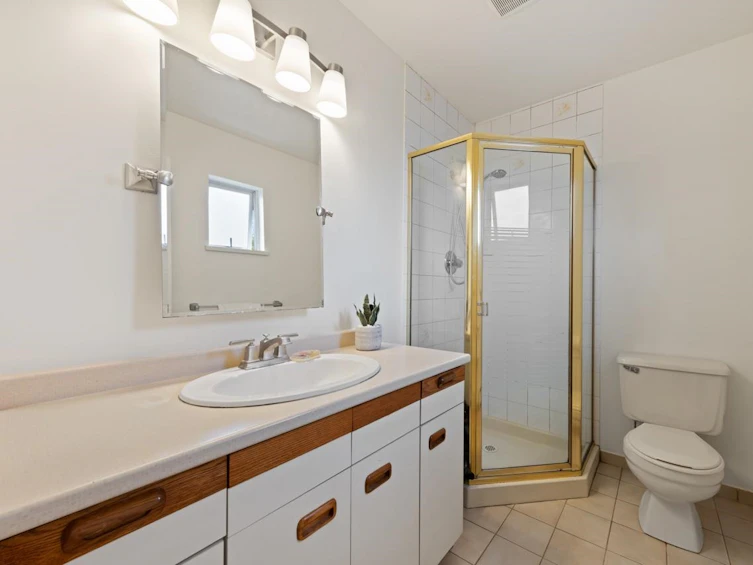 2073 Charles Street, Vancouver, BC, V5L 2V1 - 27