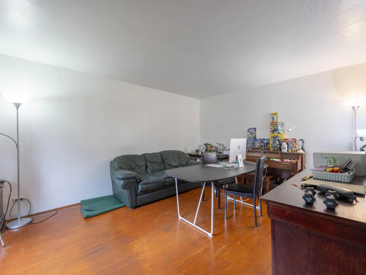 4825 Argyle Street, Vancouver, BC, V5N 3Y1 - 9