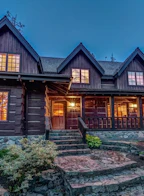 3561 Falcon Crescent