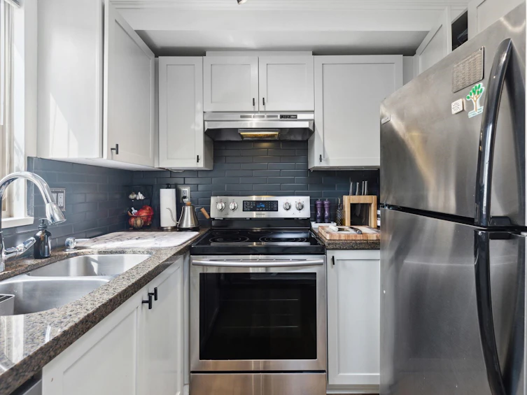 32-2375 W Broadway, Vancouver, BC, V6K 2E6 - 8