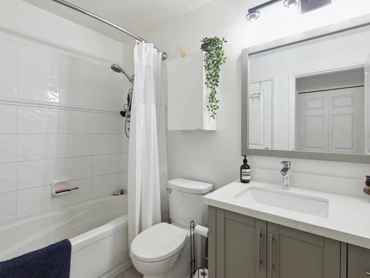 32-2375 W Broadway, Vancouver, BC, V6K 2E6 - 15