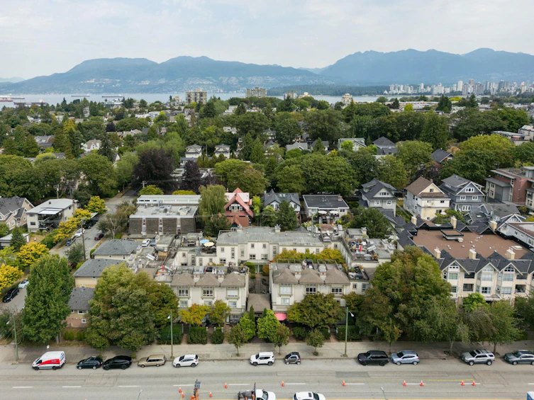 32-2375 W Broadway, Vancouver, BC, V6K 2E6 - 32