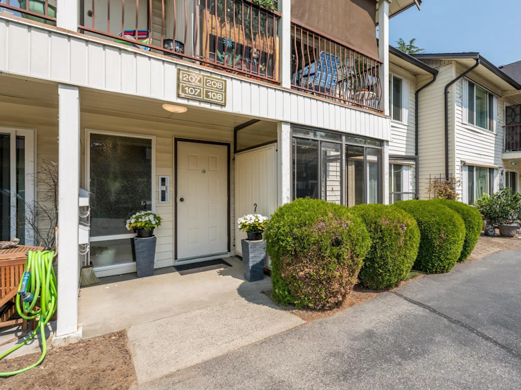 207-2853 West Bourquin, Abbotsford, BC, V2S 6H6 - 2