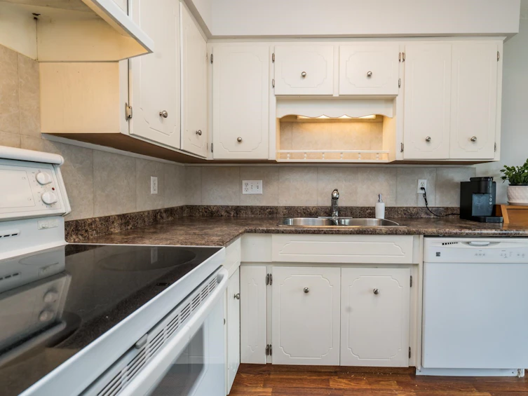 207-2853 West Bourquin, Abbotsford, BC, V2S 6H6 - 15