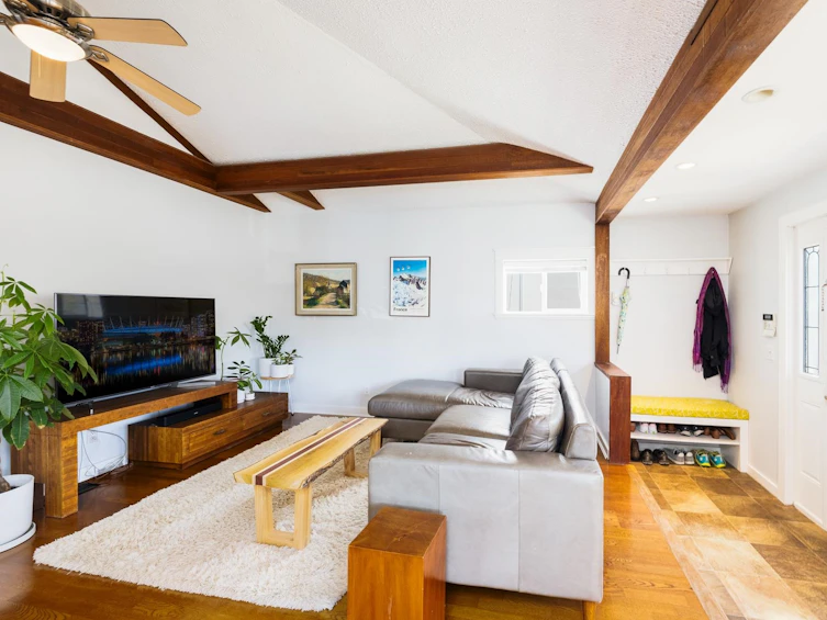 471 East 18th Avenue, Vancouver, BC, V5V 1E9 - 2