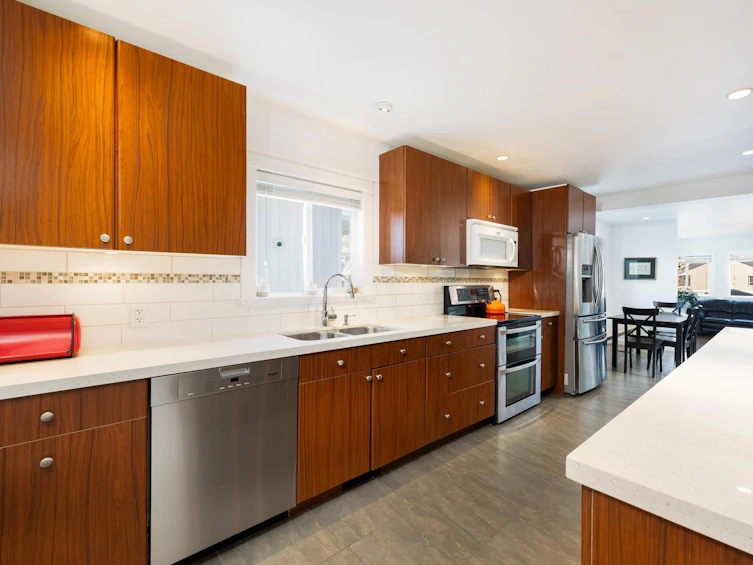 471 East 18th Avenue, Vancouver, BC, V5V 1E9 - 5