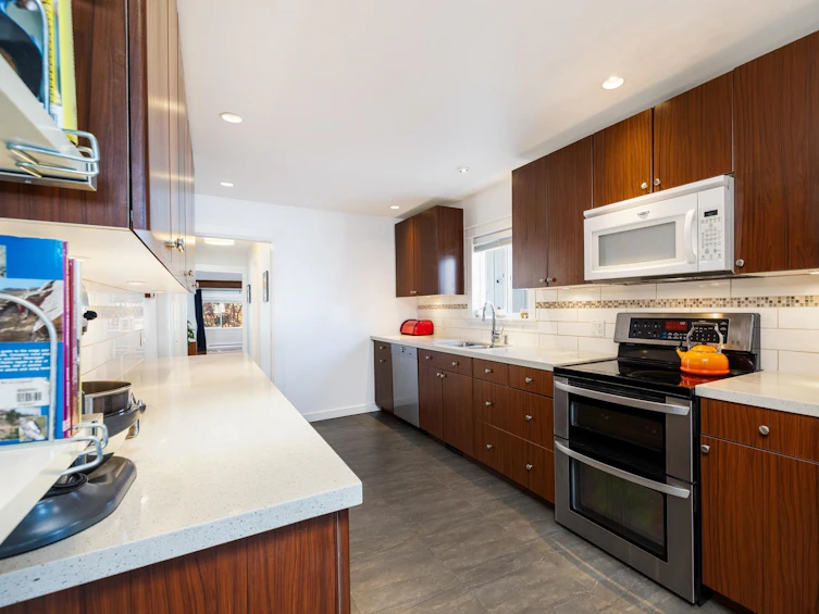471 East 18th Avenue, Vancouver, BC, V5V 1E9 - 6