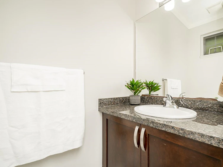 9-14462 61a, Surrey, BC, V3S 2W3 - 14