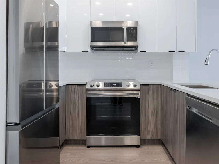 503-20360 Logan, Langley, BC, V3A 0P5 - 5