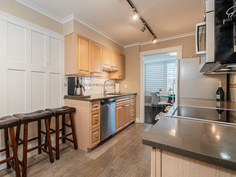 402-1420 Duchess Avenue, West Vancouver, BC, V7T 1H8 - 14