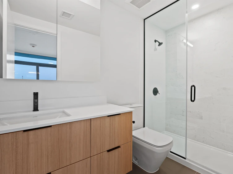 204-10225 Whalley Boulevard, Surrey, BC, V3T 0S2 - 10