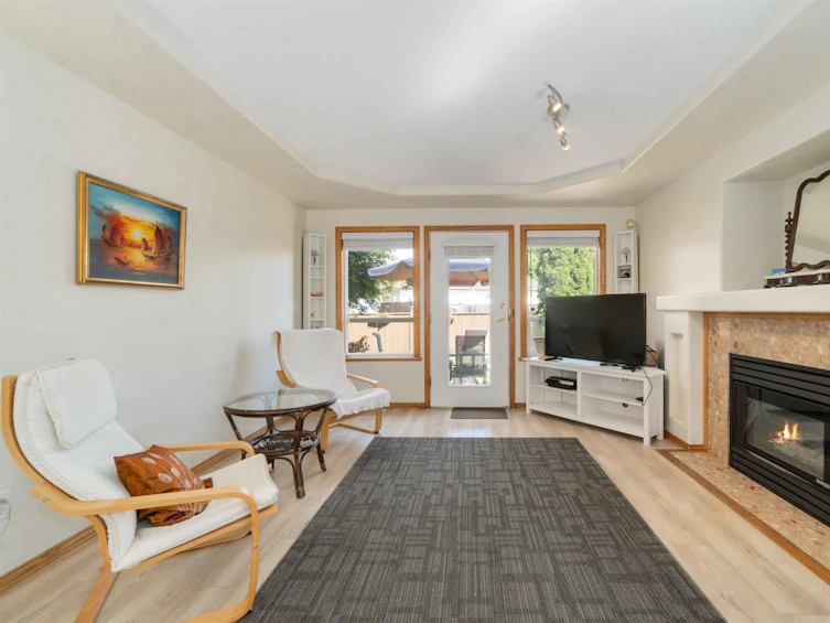 982 Riverside Drive, Port Coquitlam, BC, V3B 7T3 - 9