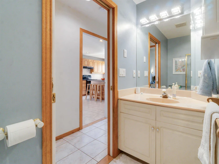 982 Riverside Drive, Port Coquitlam, BC, V3B 7T3 - 12