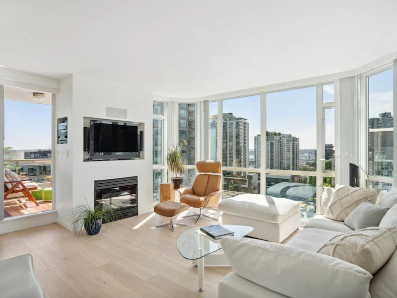 1004 - 140 E 14th Street, North Vancouver BC V7L 2N3