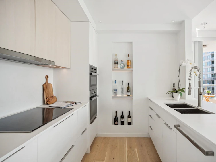 1004-140 East 14th Street, North Vancouver, BC, V7L 2N3 - 8