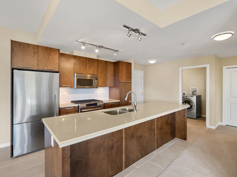 307-3355 Rosemary Heights Drive, Surrey, BC, V3Z 2H5 - 11