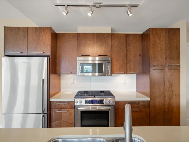 307-3355 Rosemary Heights Drive, Surrey, BC, V3Z 2H5 - 13
