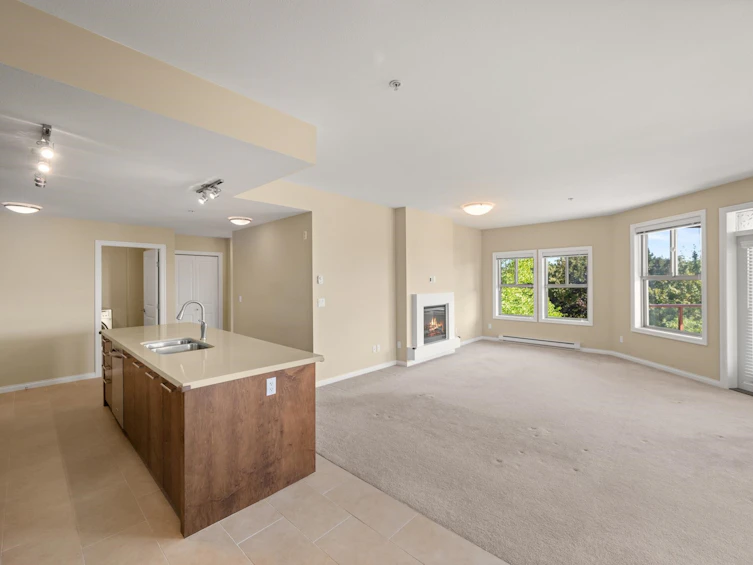 307-3355 Rosemary Heights Drive, Surrey, BC, V3Z 2H5 - 14