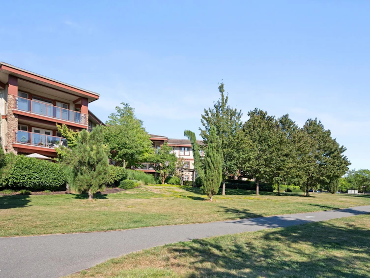 307-3355 Rosemary Heights Drive, Surrey, BC, V3Z 2H5 - 37