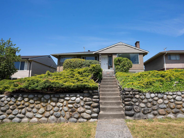 4841 Ridgelawn Drive, Burnaby, BC, V5C 3Y1 - 2