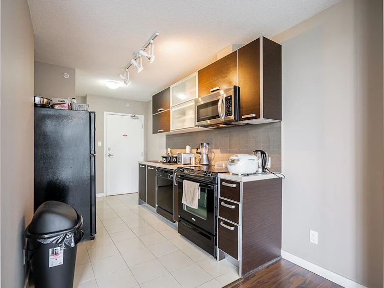 410-13688 100, Surrey, BC, V3T 0G5 - 9