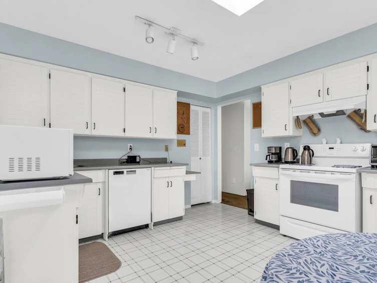 10580 Hollymount Drive, Richmond, BC, V7E 4Z2 - 18