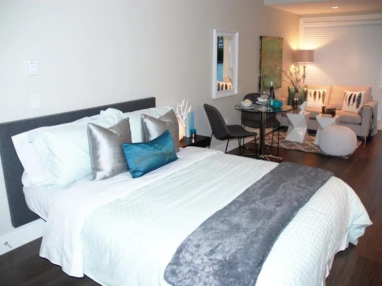 3805 W 4th Avenue, Vancouver, BC, V6R 1P8 - 3