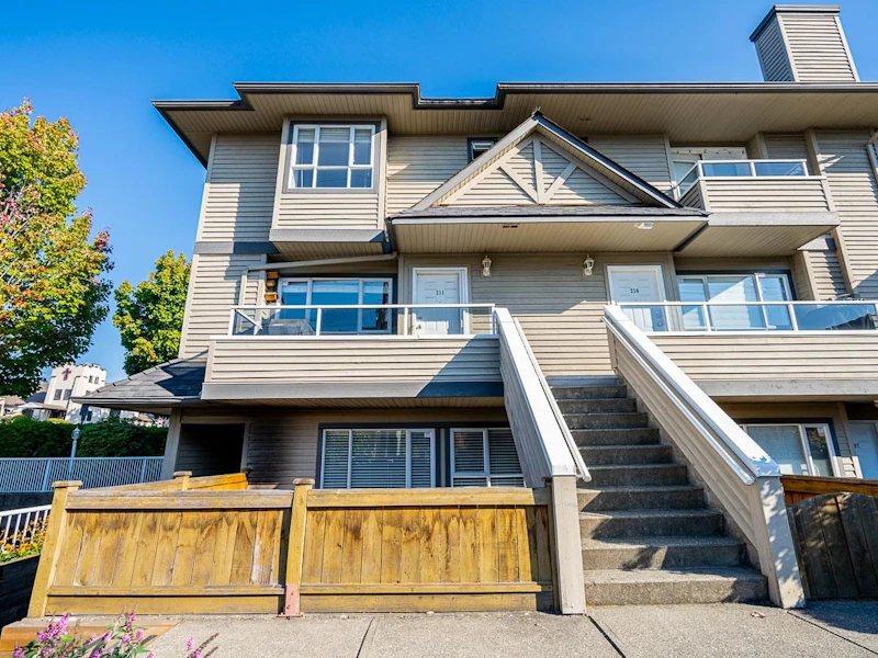 211 - 3938 Albert Street, Burnaby BC V5C 2E1