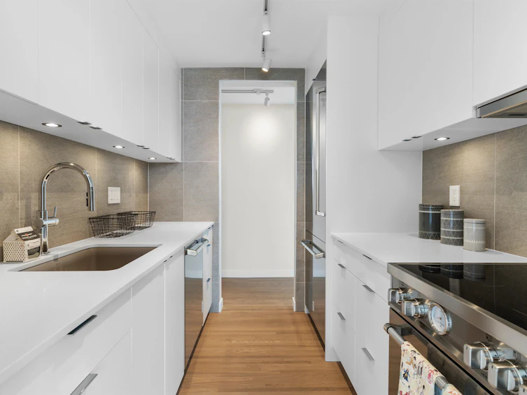 102-2246 Bellevue Avenue, West Vancouver, BC, V7V 1C6 - 15