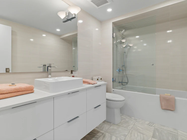 102-2246 Bellevue Avenue, West Vancouver, BC, V7V 1C6 - 28