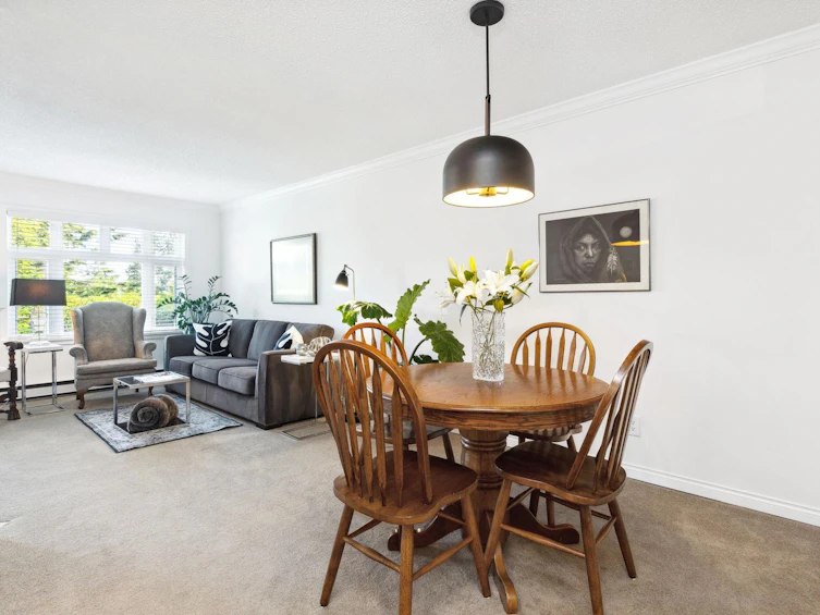 319-2800 Chesterfield Avenue, North Vancouver, BC, V7N 4M1 - 2