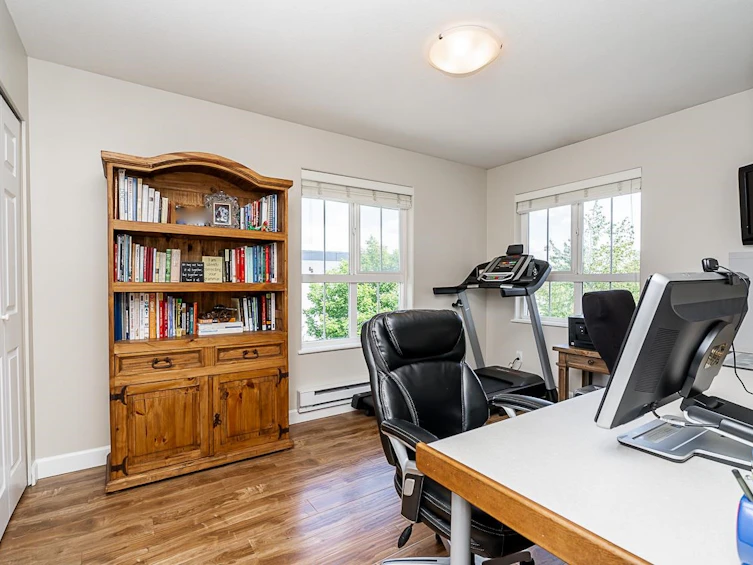 18602 65 Avenue, Surrey, BC, V3S 8Z9 - 18